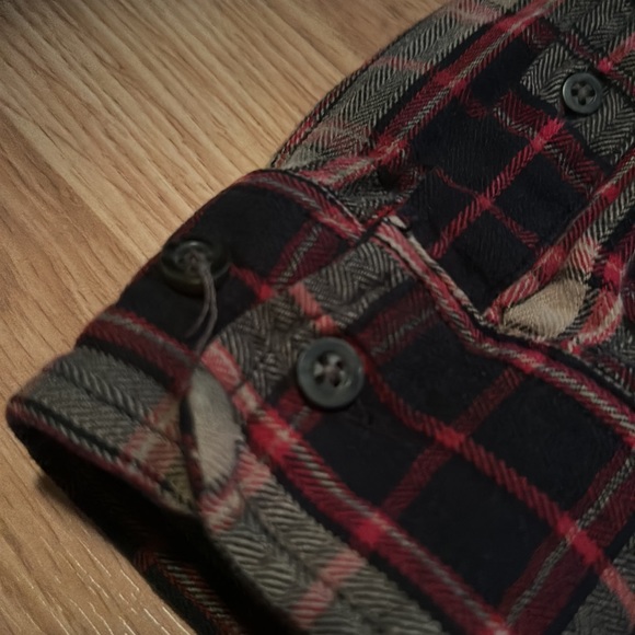 Men’s Button-Up Flannel - Picture 5 of 7